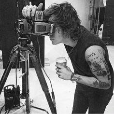Posting Harry's insagram pictures on twitter