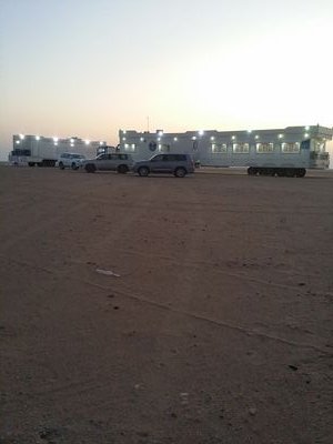 ليت روحه قبل تركز عليه النصايب//حط عنه اربعين من الزلايب بدلها