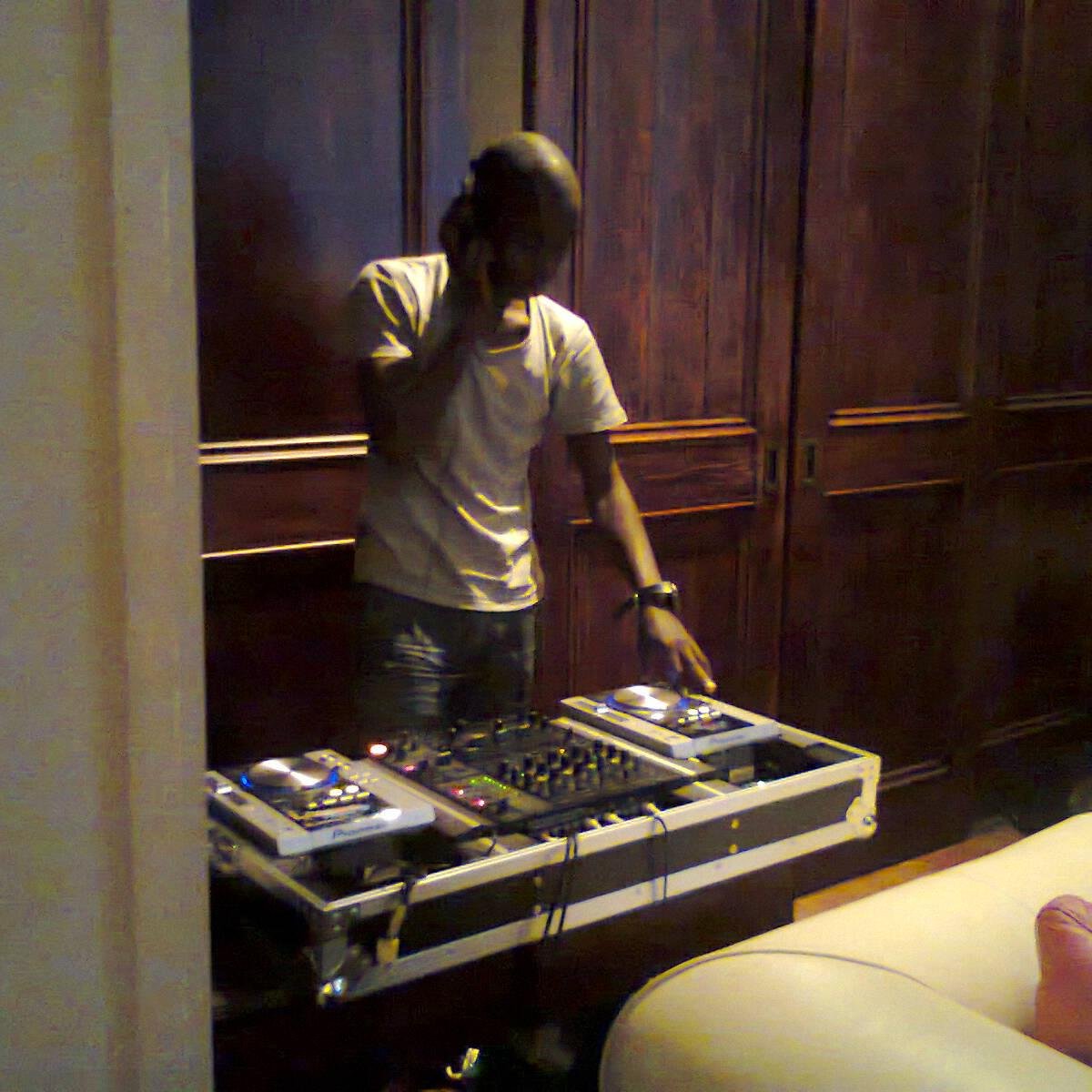 Mr Gudmusik real is sabelo ntaka from South Africa in durban at kwa-mashu, i'm a deepsoulful guy,i love music in general i love people