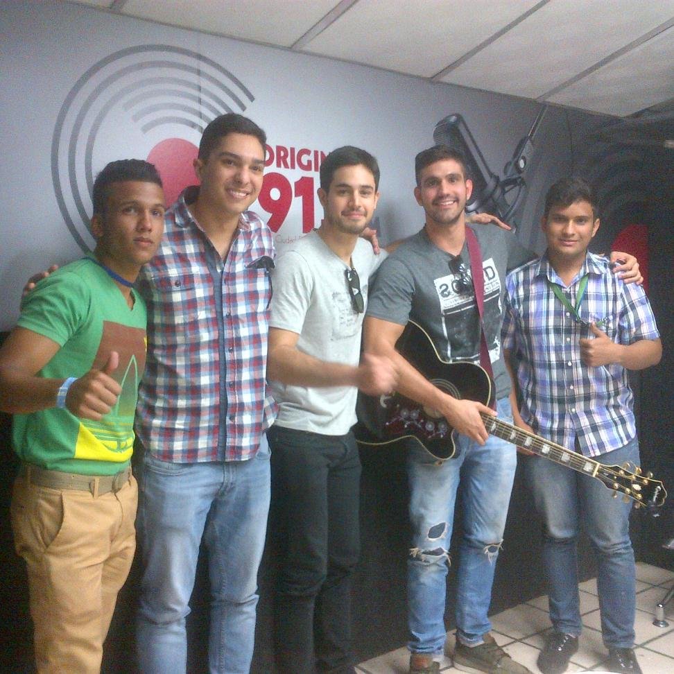 Conductor de @rescatejuvenil3 Programa, de corte Cristiano sintoniza los Viernes 3pm por Original 91.1FM lleno de la Gloria de Dios 04165989257 Bendiciones.