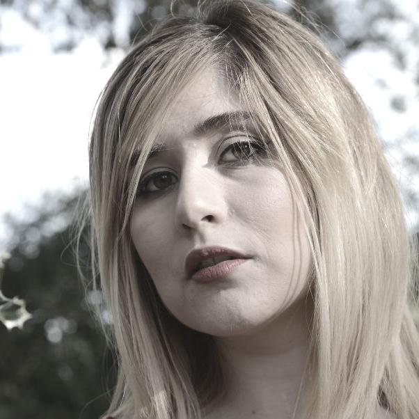 philosofighter's profile picture. Extinto proyecto de profesora de #filosofía y R&D Project Mananger ^_^
Melómana degenerada, #sincebollista convencida y fundamentalista linuxera.