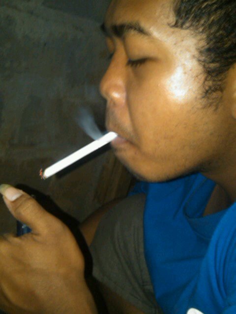 Jgn hrap meraih apa yg ada d'dpn km ktika tak mau mlpaskn msa lalu'mu // pin BB : 21d17fe0