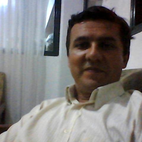 ¿Tu quieres ser sabio?  Estudia en ti mismo; habla poco, piensa alto, mira hondo, observa siempre y aprende de todos.  Joaquin Trincado