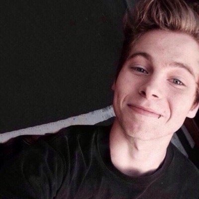 free follow from @sadnessmgc so if you want to thank her, you could go follow her because thatd be super rad of you