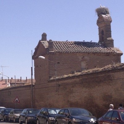 intentemos, desde el voluntariado y la colaboración, reconstruir la Ermita del Hospital Simón Ruiz. #pontuladrilloenlaermitasimonruiz