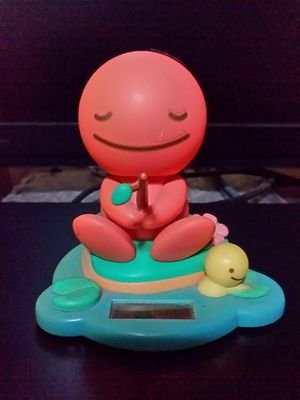 家庭の主婦歴40年に手が届きそうです。叔父がニューギニアで戦死しています。9条は何としても守りたいです。好きなことは赤旗、ポリタス、ネコ、墨絵、帽子作り、料理です。