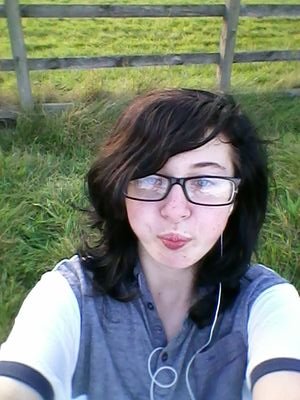 teenage girl with an obsession to music and too many life problems to be bothered to deal with, have a good day, bai✌