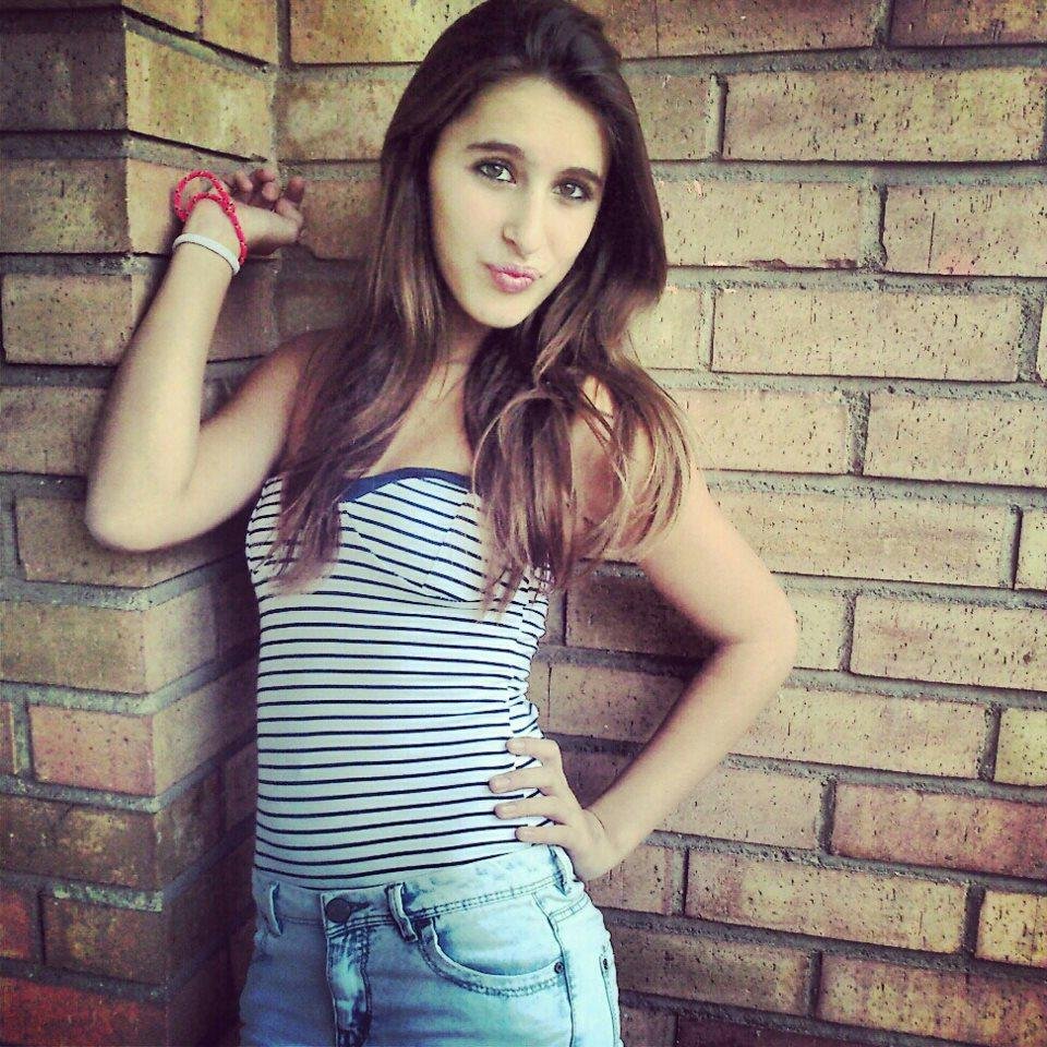 Sigo a los que me sigan subo fotos de chicas hermosas y culos perfectos