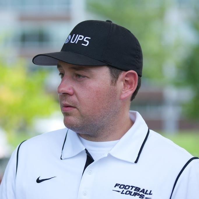 DaveDessureault's profile picture. RB coach Loups CAL