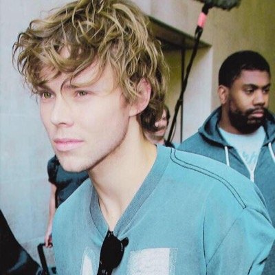 hi i changed my @ to @ballsacklifford so if your looking for me thats where i am