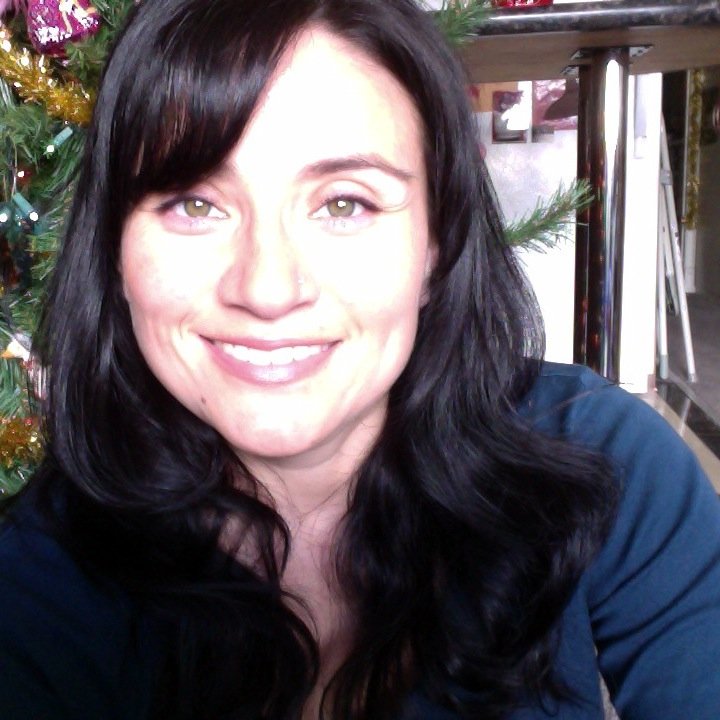 Olive eyed Artist, Actor, Singer, Zelda & Rogue lover, Stargazer, & all-around nerd from Echo Park. #art #music #actorslife #producer #filmmaker #LisaRodríguez