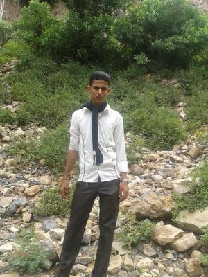 يماني ما ينحني راسي الا بالسجود