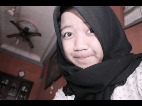 Ayah melantunkan adzan ditelinga ku saat lahir, itulah suara terindah yang pertama kali ku dengar♥ 051113;*