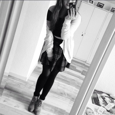 ive seen ariana on 13.6.15 ~ no matter what she's saying i'll always be a tiny elephant [2010]
