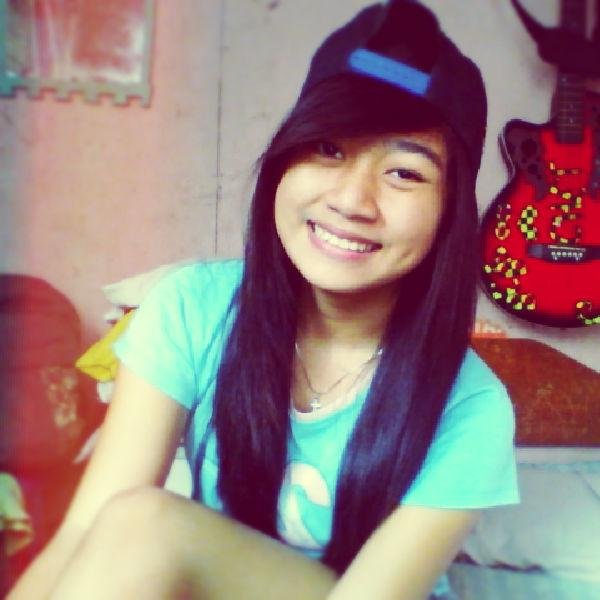 Hai :) Im dea Halili. .This is my Official Twitter Account   ^_^ i Love to sing and playing Guitar..Follow me and i follow you :)) Saranghae..po Arigato ^_____^
