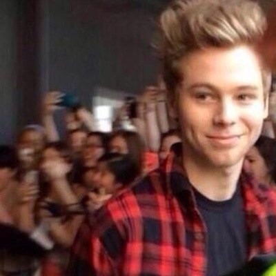 luke would date you bc you are cute as hell