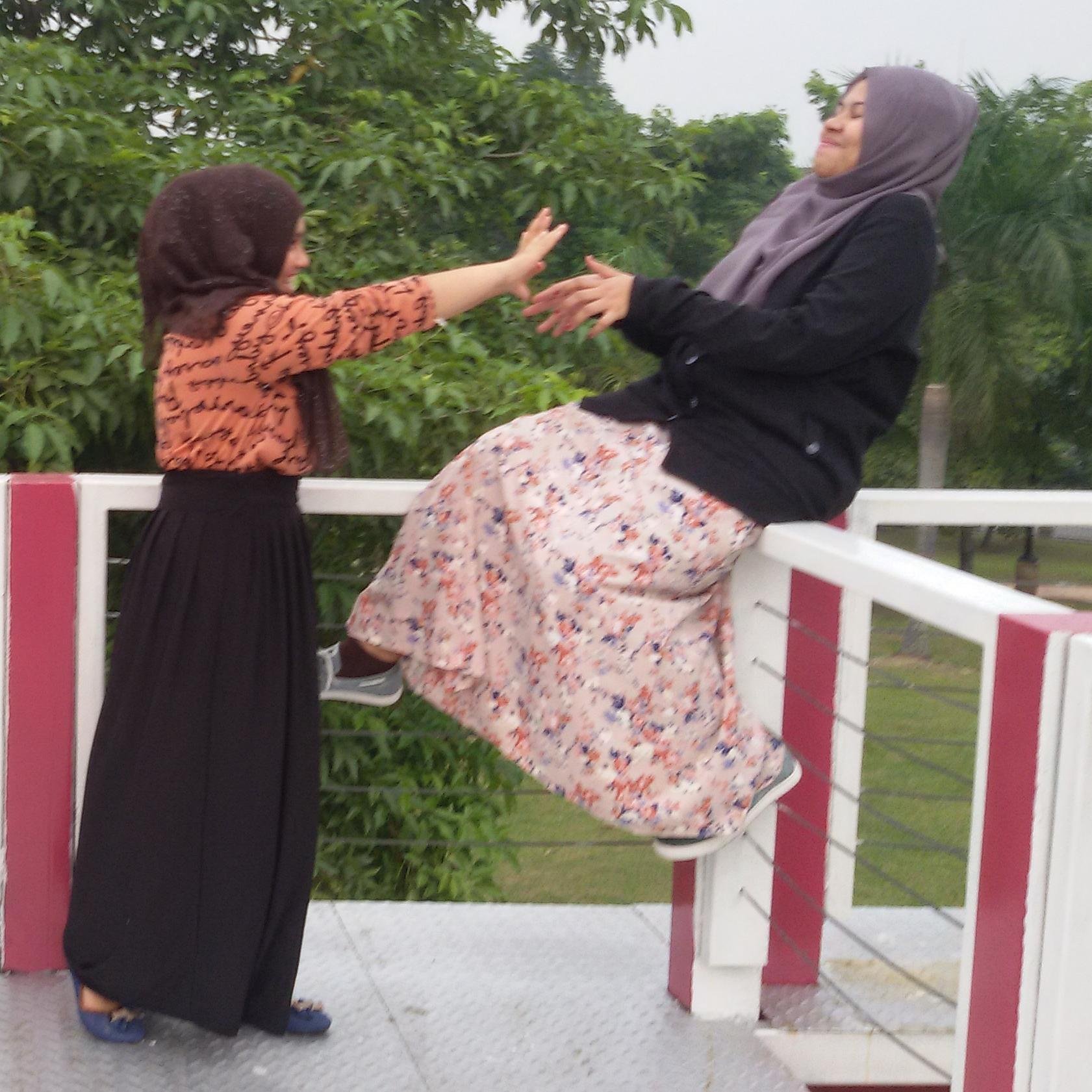 kechikmiss's profile picture. SITI..IN A RELATIONSHIP..STUDY AT KPTM,KL..TAKING DIPLOMA IN CORPORATE COMMUNICATION...CRAVING FOR THE DEANS.. :)