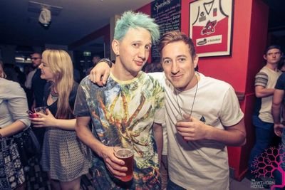 DisregardMyLove's profile picture. All things TFY ♥ #ForeverFamily #ForeverYoung ∞