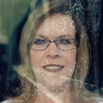 lizzyvjb77's profile picture. 