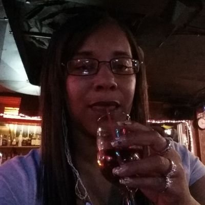 moeyoung341's profile picture. 