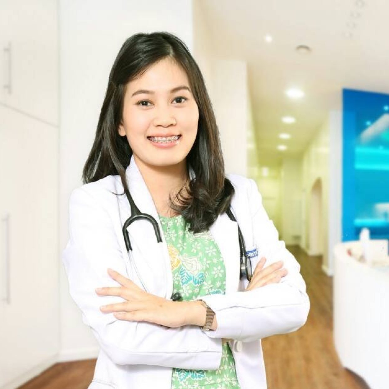 Intern MD in Flores, food hunter, traveller, photography-addict, music & dance lover