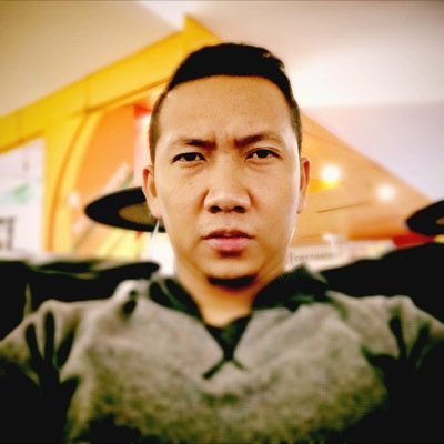 Polite and soft-spoken. Knows how to make friends. Loves to joke | Huge Chelsea FC fans | Traveler and culinary hunter | Kaskus Maniac!
