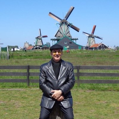 Advogado, consultor de direito empresarial, societário e trabalhista