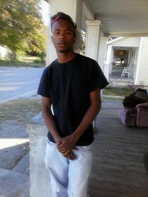 yungretro24's profile picture. loyal respect trust and cash