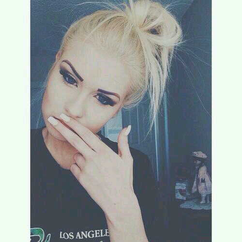 16 × Novia del Azulito ♡♡♡ × El me quito la virginidad y el corazón × @Bluesesi te adoro ♥