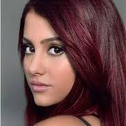 Ja se zovem Ajla.Volim Ariana Grande.Ona mi je uzor.Follow me a ja cu follow back ;(