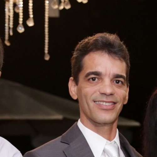 Adoro a DEUS e Gosto de Curtir a Vida... Vivendo Sempre... Porque o Grande Prazer da Vida eh Fazer o IMPOSSIVEL Acontecer... Assim Sou Eu... JPC.