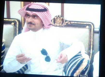 آخر هدايا غلاها شالٍ هلالي .. تقول ابي لا لعب ناديك تذكرني!!