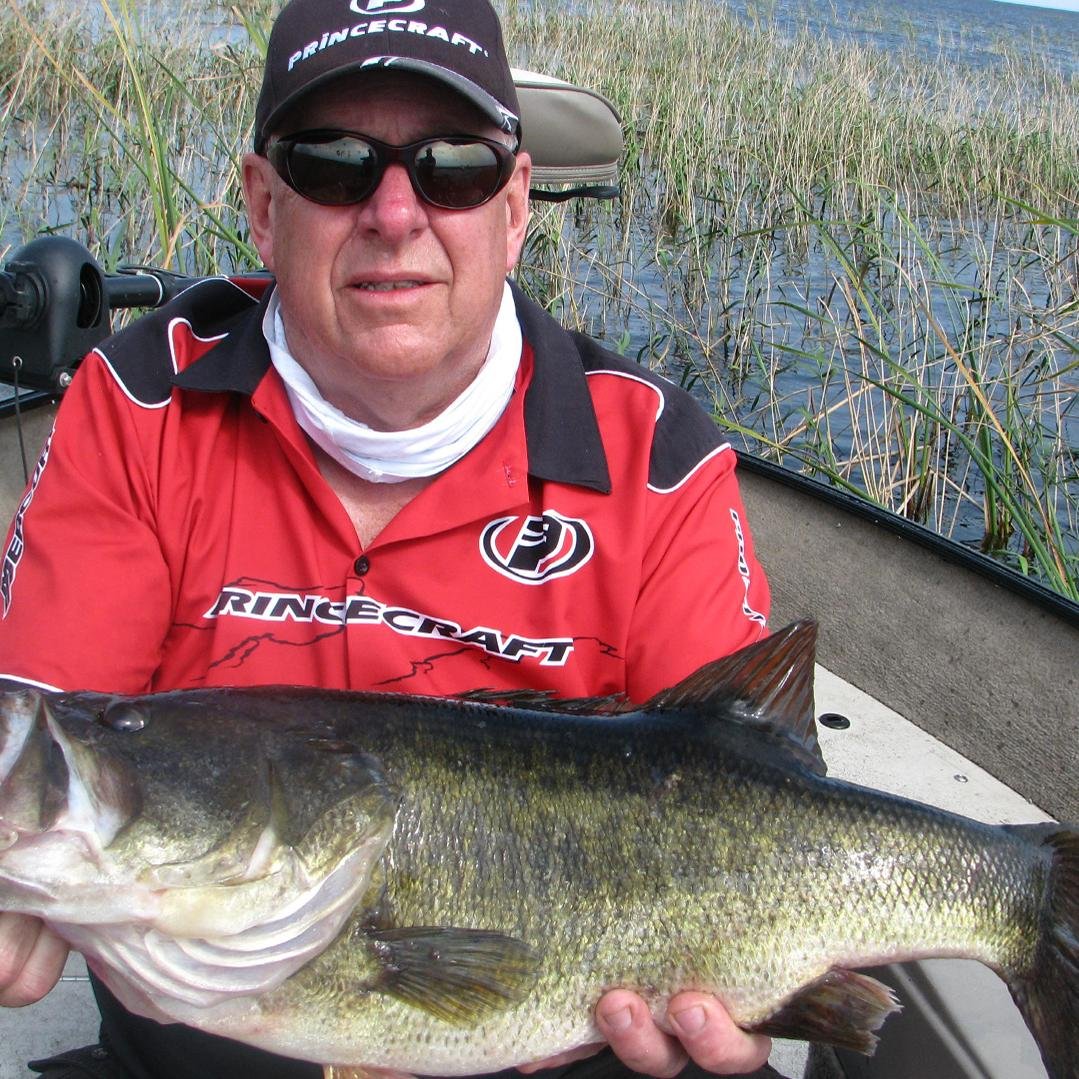 Love competitive bass fishing, total bass addic.
Fish for the passion.
 Will tweet in french also.
  Princecraft Boats & Mercury Marine