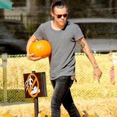 free follow from @masturbaestyles go follow her (ask for a fb if u want)