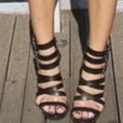 Just an account bringing awareness to Kiana Browns disgusting feet