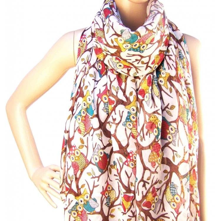 We are a family business selling costume jewellery, bags and scarves to the public at wholesale prices. Free UK delivery for orders over £10