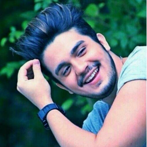 Vou seguir todos os caminhos, mesmo que sejam os caminhos errados, até eu achar o caminho que me leva até você. @luansantana  ♥18/10/13|31/10/14♥ Since:19/01/12