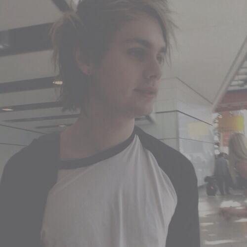 i love Michael , pizza and my phone