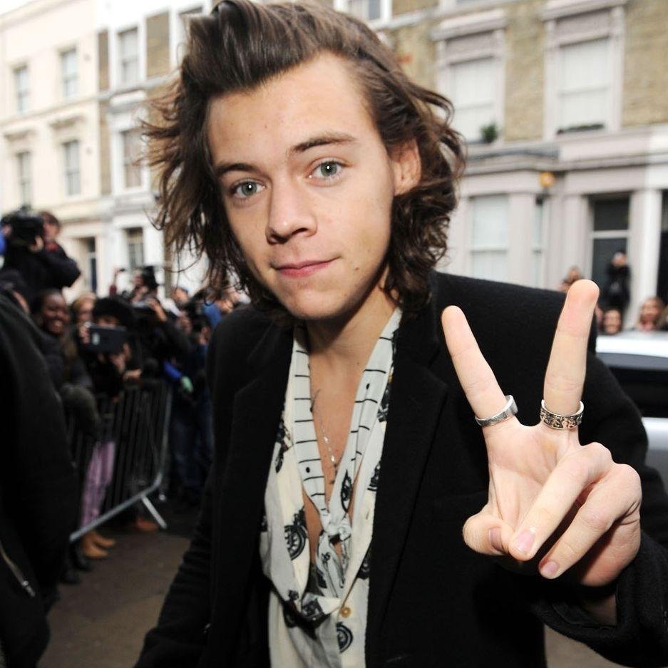 Free follow! Please follow the owners @sensiblystyles and @alriiightstyles :)