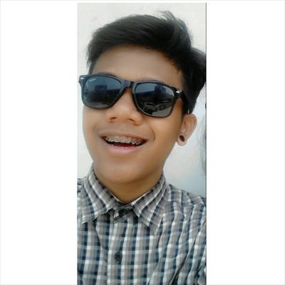 Muslim||sukses dunia entertaiment||selebritis||Allah||