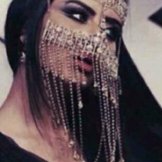 amool_1405's profile picture. خريجه🎓  آسلوبي غريب أحيآنآ اغيب ولا أسأل اشتاق ولآ آخبر آرى من آحبهم ولآ أحادثهم ! ولكن لي مشاعر صادقه لا تخدع ابدآ ..♡)'...