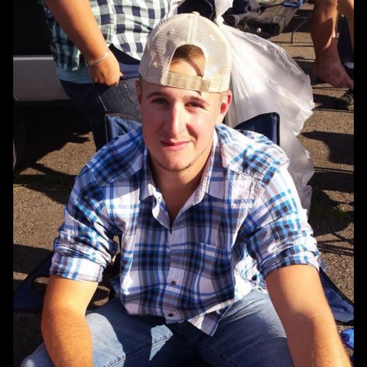 follow @zachsmith2218