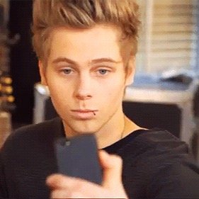 lukepenguining's profile picture. FREE FOLLOW PLEASE RT THIS https://t.co/jzveb4FcdO