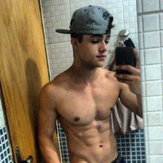 #Famosinho✌