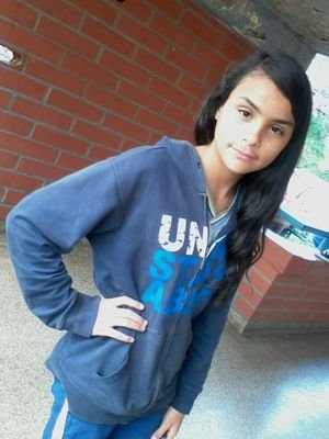 SOY UNA PERSONA MUY JUICICIOSA Y MUY ESTUDIOSA ME GUSTA ONE DIRECTION Y SOY DIRECTIONER