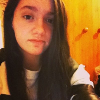 If you dont know me I love food and im random :) go follow my girls @Coolsbc1Blake @Leahpashleyxx @leondresgirl2