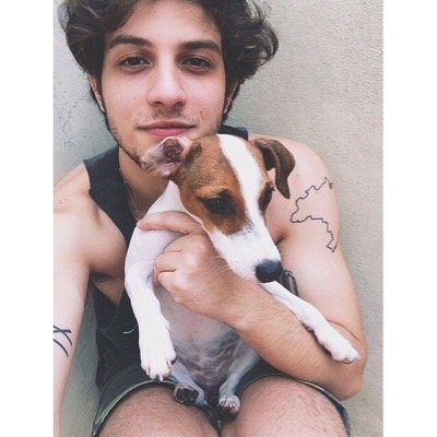 Meu riso é tão feliz contigo..