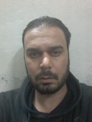 عاطل عن العمل