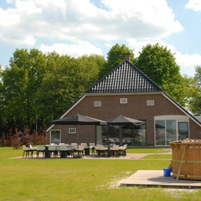 Luxe groepsaccommodatie tot 30 pers. uitzicht op Vossenmeer, aan het bos. luxe slaapkamers met privesanitair, info@voshuys.nl, http://t.co/OqsPpESzWK