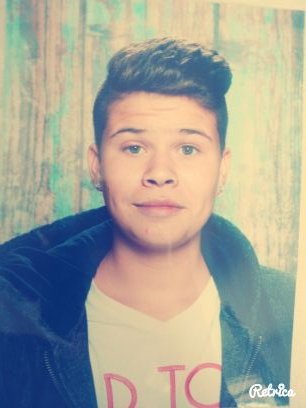 Thomas Vivier, 15 ans. 
Snapchat: thomas_vivier59